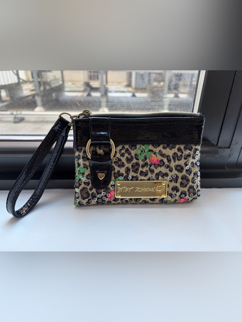 VINTAGE BETSEY JOHNSON Y2K Betseyville Leopard Expandable Wristlet Accessory - Picture 2 of 10